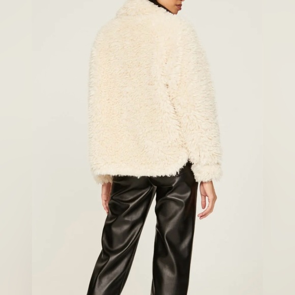 Love, Whit by Whitney Port Cream Sherpa Jacket - Picture 7 of 8